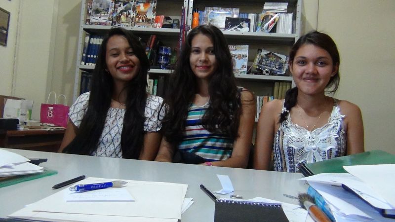 Jamily Garcia Sousa, Amanda Oliveira e Gisele Santos de Jesus - Estudantes do Colégio Rodrigues dos Santos 